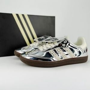 Meet your Posher, Victor